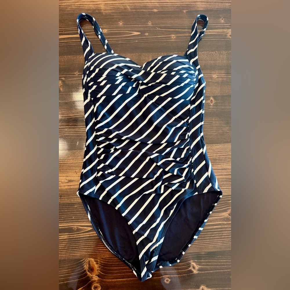 Nip Tuck Slimming Black & White‎ Diagonal Stripe One-Piece Swimsuit Size 4